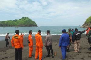 20 Orang Terseret Arus Pantai Selatan Saat Adakan Ritual