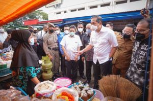 Menag Suplai 22.800 Liter Minyak Goreng ke Lima Titik