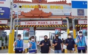 Erick Thohir Apresiasi Pembangunan PLTS di Gerbang Tol 