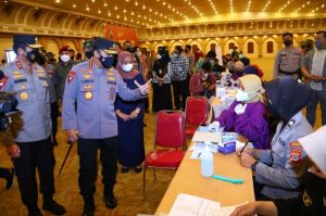 Kapolri Minta Percepat Vaksinasi Booster Jelang Ramadhan Cegah Laju Covid-19