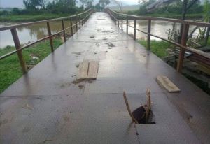 Warga Harap Jembatan Tanjung Pauh Segera Diperbaiki