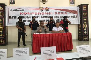 Polisi Temukan Senjata Api dan Bom Rakitan di Hutan