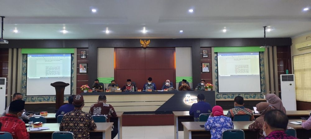 Walikota Jambi, Sy Fasha, memimpin rakor terkait persiapan menghadapi Ramadhan di masa pandemi covid-19 ini. (Foto. Ist) 
