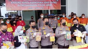 Polda Jambi Musnakan Sabu- 7,7 Kilogram, Tangkapan Tiga Bulan