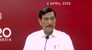 Menko Luhut: Kasus Harian COVID-19 Turun Tajam Hingga 97 Persen