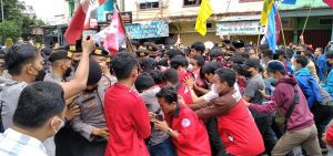 Enam Mahasiswa di Jambi Terluka Saat Aksi Sambut Kedatangan Jokowi