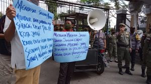 Masa Minta Jabatan Kasatpol PP Diganti