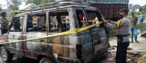 Mobil Ucok Siregar Terbakar, Satu Orang Dilarikan ke RSUD