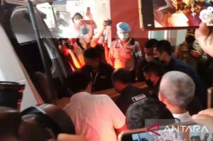 Emmeril Khan Mumtadz Tiba di Bandara Soetta Usai Tempuh Perjalanan 17 Jam Dari Swiss