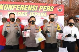 Polisi Ungkap Kasus Narkoba Dengan Barang Bukti 101,06 Gram Sabu-Sabu