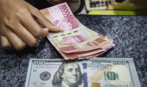 Rupiah Dibuka Melemah Dekati Level Psikologis Rp15.000