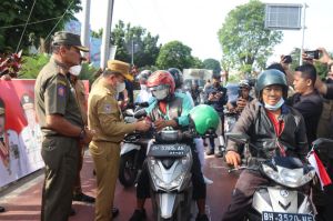 Haris Dukung Gerakan 10 Juta Bendera Merah Putih