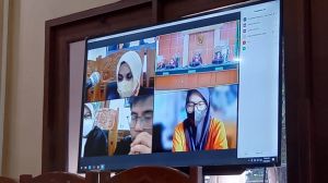 Terdakwa Pernikahan Sesama Jenis Menangis Dijatuhi Vonis 6 Tahun