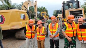 Gubernur Al Haris Resmi Awali Pembukaan Jalan Simpang Karmio-Kilangan