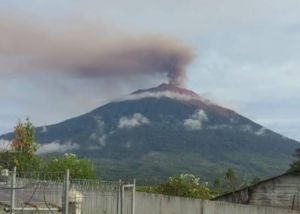 Gunung Kerinci Masih Semburkan Abu Vulkanik
