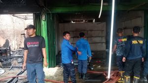 Kobaran Api Lahap Dua Ruko, Kerugian Capai Ratusan Juta