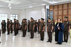 8 Pejabat di Lingkungan Kejati Jambi Dilantik, Wakajati, Asintel hingga Tiga Kajari Baru