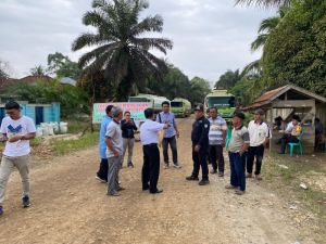 Dituding Serobot Lahan Desa, Warga Tanjung Blokir Jalan PT KDA