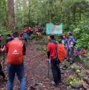 21 WNA Kedapatan Mendaki Gunung Kerinci Secara Ilegal 