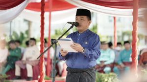 Pimpin Upacara Hardiknas, Gubernur Al Haris: Pendidikan Penting Bagi Kemajuan Negara 