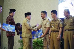 Al Haris Ingatkan Camat Jangan Sampai Ada Daerah Yang Tidak Tersentuh Pembangunan