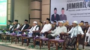 Gubernur Al Haris Sambut Kepulangan 369 Jemaah Haji Jambi Kloter 20
