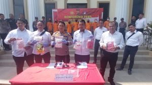 Ungkap Peredaran Narkoba dengan 10 Tersangka, Polresta Jambi Temukan Sabu di Plafon Sekolah 