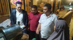 Ihsan Yunus Beri Bantuan Mesin Roasting ke Radjea coffe yang Tembus Pasar Internasional