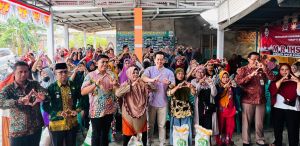 Bersama Bulog, Ihsan Yunus Beri Bantuan Pangan Untuk 25 Ribu Keluarga Penerima Manfaat di Kota Jambi