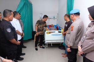 Bezuk Anggota  yang Dibacok Geng Motor, Ini Pernyataan Kapolda Jambi