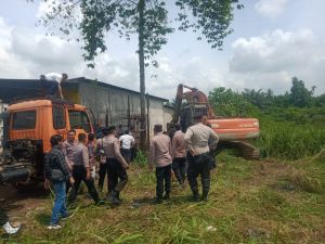 Seorang Polisi Kena Bacok, Eksekusi Lahan di Payo Selincah Ricuh