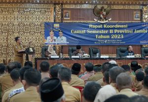 Gubernur Al Haris Ingatkan Camat Jaga Netralitas di Tahun Pemilu