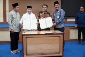 Gubernur Al Haris Silaturahmi, Buka Puasa Bersama Masyarakat Sungai Penuh dan Teken MoU