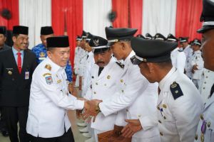 Jadi yang Kedua di Indonesia, Gubernur Al Haris Hadiri Pengukuhan Ratusan Kades di Muaro Jambi