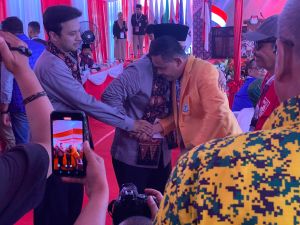 Budi Setiawan Antar Maulana-Diza Daftar ke KPU Kota Jambi Usai Gagal Maju Pilwako Jambi