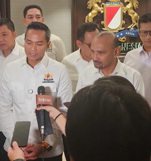 Ketua Kadin Jambi Usman Sulaiman mendampingi Ketum Kadin Anindya Bakrie