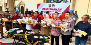 Ditresnarkoba Polda Jambi Musnahkan Barang Bukti 13 Kg Narkotika dari Tangan 92 Tersangka