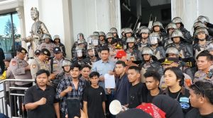 Video Respon Ketua DPRD Jambi saat Aksi Mahasiswa Viral, Ini yang Sebenarnya Terjadi