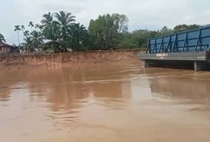 Meresahkan, Warga Sukaramai Tembesi Tahan Tongkang Batubara