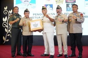 Gubernur Al Haris Dikukuhkan Sebagai Anggota Kehormatan PPAD Provinsi Jambi