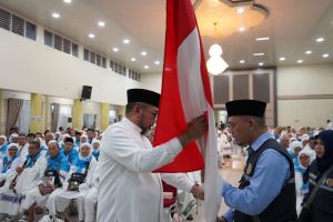 Lepas JCH Kloter 18 Asal Kerinci dan Merangin, Sekda: Kondisikan Diri, Tingkatkan Kesabaran