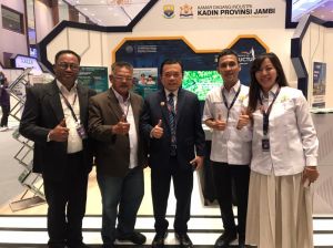 Gubernur Sambangi Stand Kadin Jambi Dalam Kegiatan ICI di Jakarta