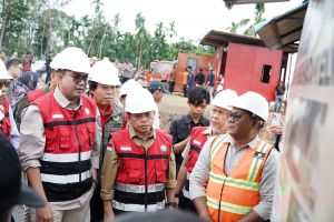 Gubernur Al Haris Dampingi Wamenhut Kunjungi PT. WKS dan Manggala Agni