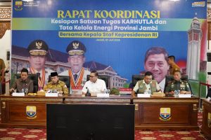 Kepala Staf Kepresidenan Cek Kesiapan Jambi Hadapi Karhutla dan Tata Kelola Energi