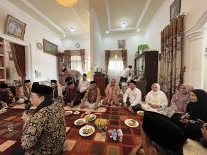 Prosesi Adat Pemberian Marga Siregar Untuk Anak Menantu Gubernur IMC