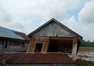 Abrasi Rusak Tiga Rumah dan Satu Bangunan Sarang Walet di Tanjabtim