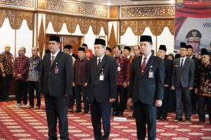Lantik Direksi Baru Bank Jambi, Gubernur Al Haris Tekankan Profesionalisme dan Inovasi