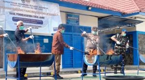 Rokok dan Miras Ilegal Senilai Rp1,9 Miliar Dimusnahkan