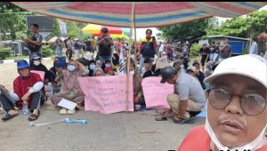 Pembangunan TUKS Dihentikan Sementara, Warga Ingin Ditutup