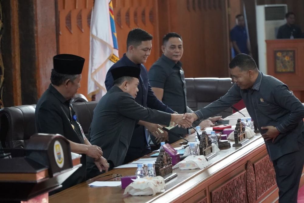 Rapat paripurna penyampaian Ranperda APBD Provinsi Jambi 2026.